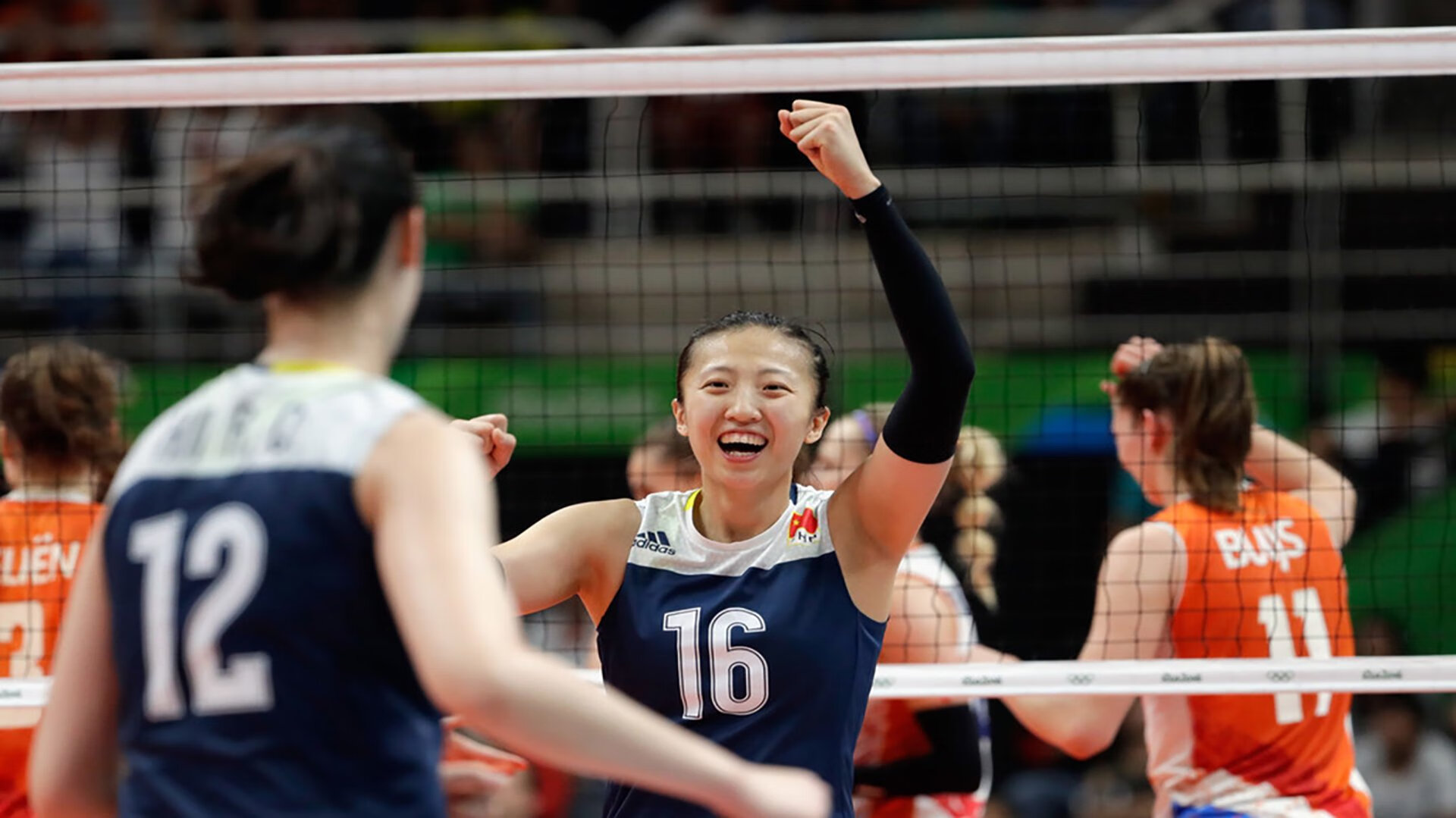 闪电风暴席卷萨德城，乌拉圭全方位碾压突尼斯，维尼修斯演绎反击教科书